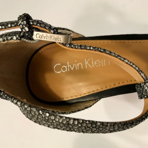Calvin Klein Nasi T-Strap Shadow Gray Metallic 7.5 - Picture 6 of 8